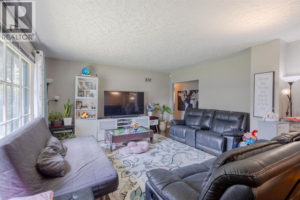 2110 26 Avenue SW - 7