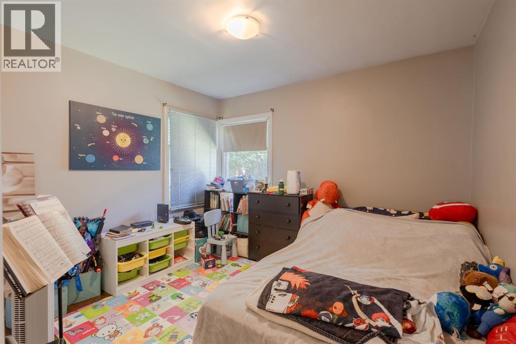 2110 26 Avenue SW - 13