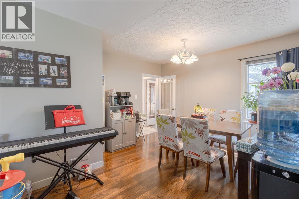 2110 26 Avenue SW - 8