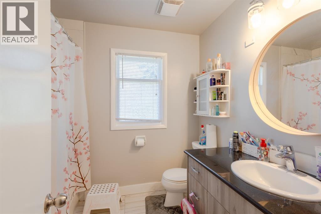 2110 26 Avenue SW - 11
