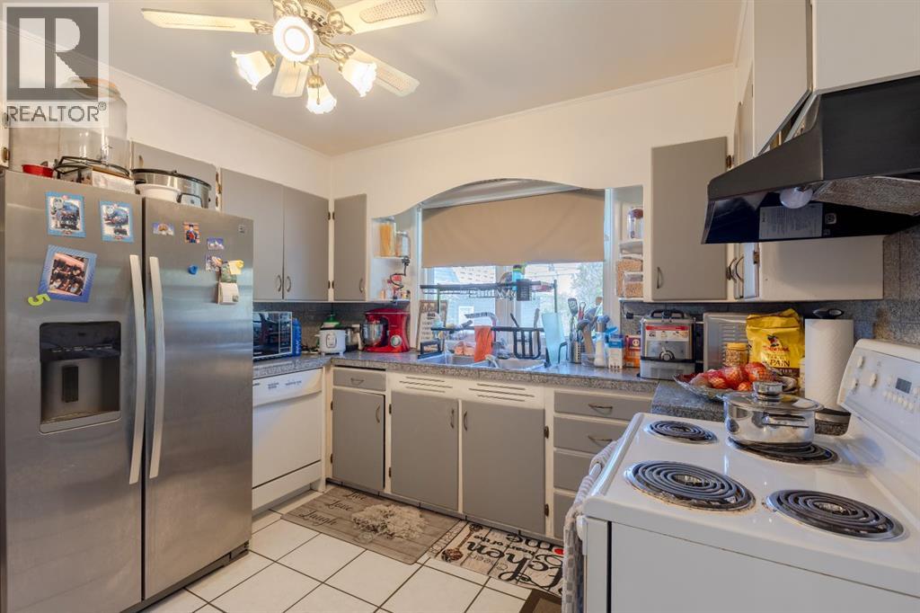 2110 26 Avenue SW - 9