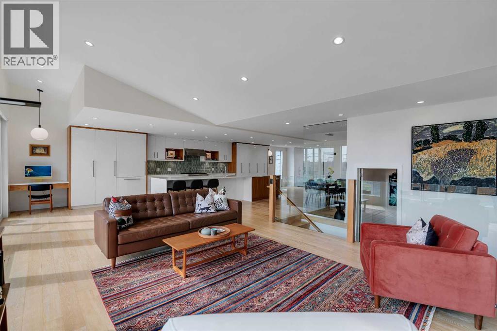 3724 Kerrydale Road SW - 13