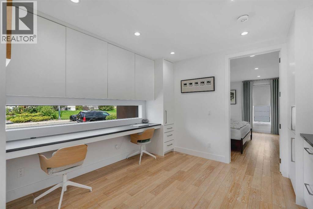 3724 Kerrydale Road SW - 14