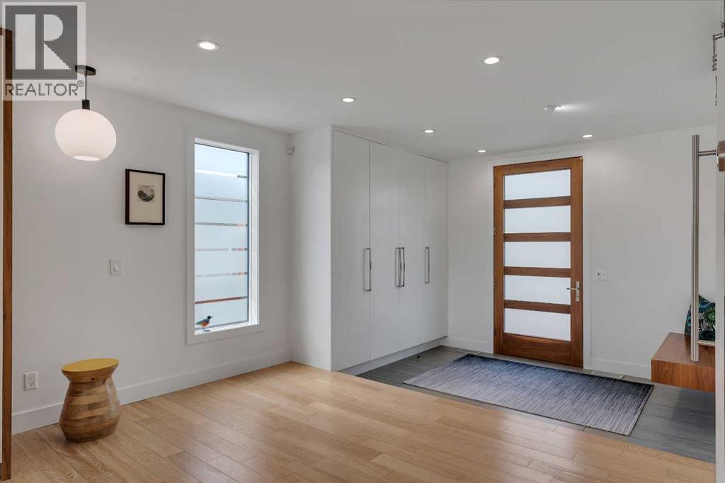 3724 Kerrydale Road SW - Image 2