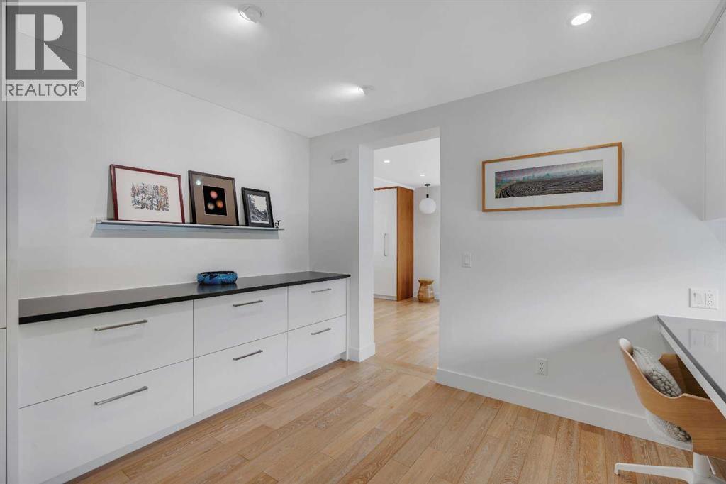 3724 Kerrydale Road SW - 15