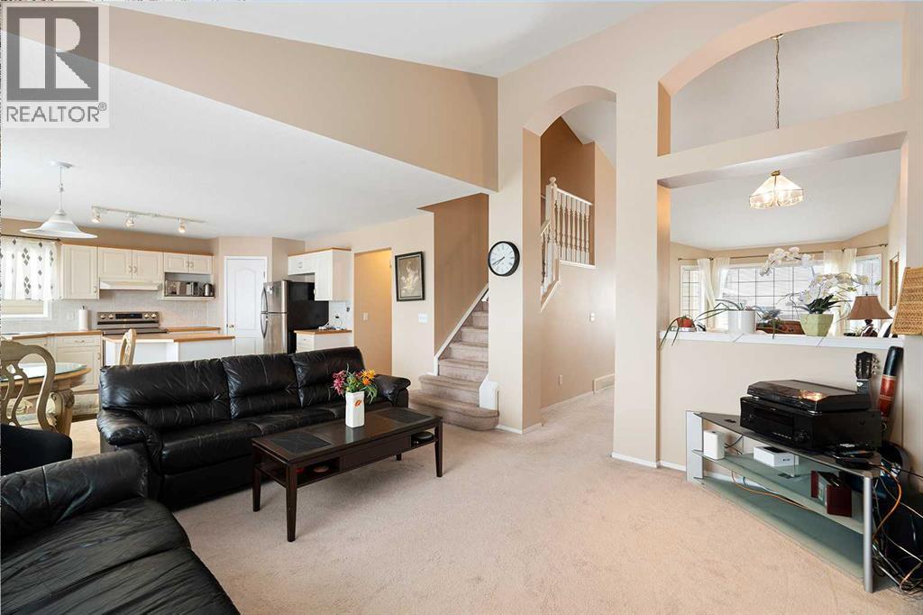 141 Arbour Stone Close NW - 14