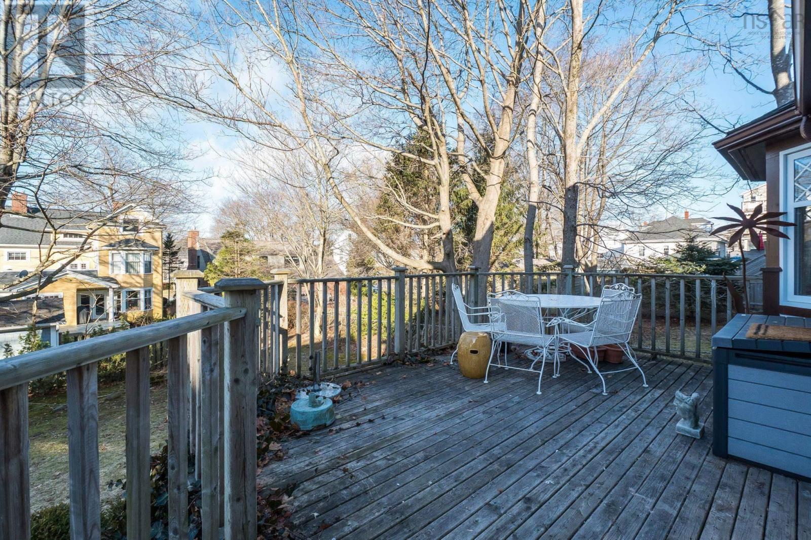 1950 Connaught Avenue - 49