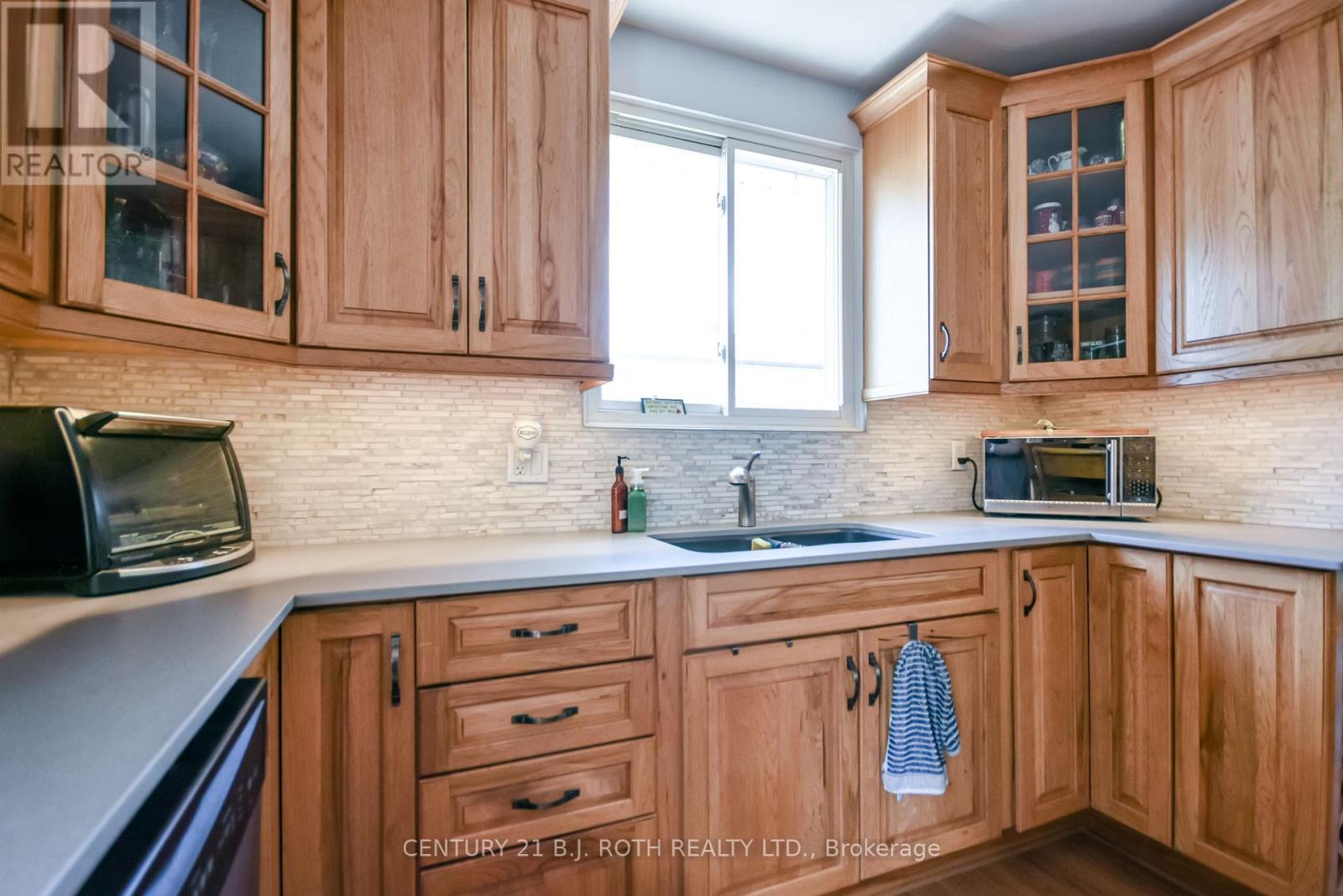 671 SIMCOE ROAD - 15