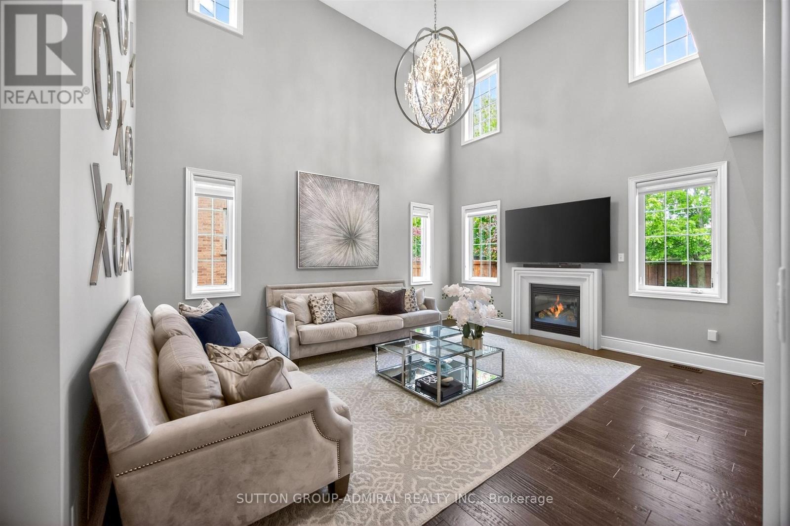 10 THOMAS NOBLE COURT - 24