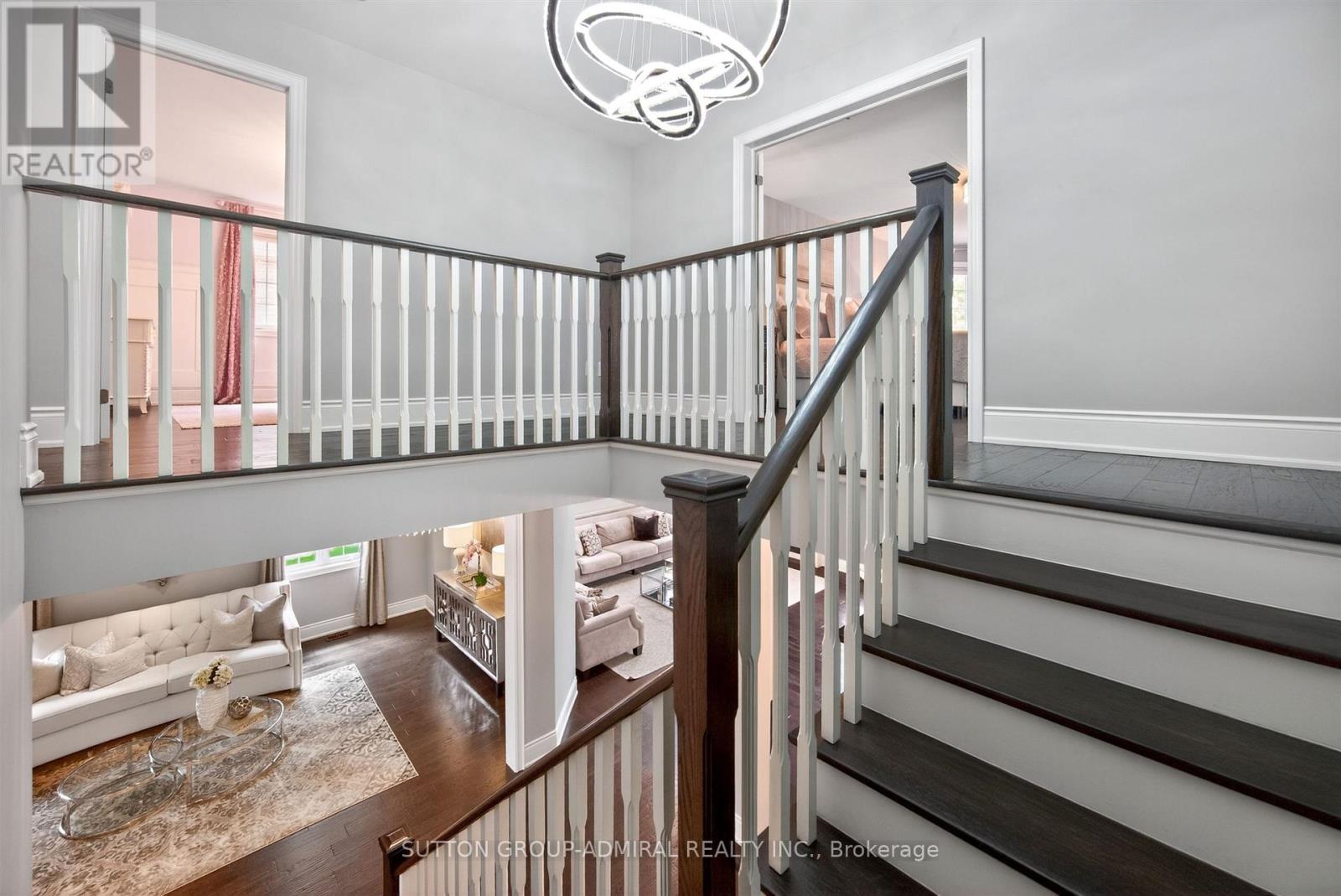 10 THOMAS NOBLE COURT - 32