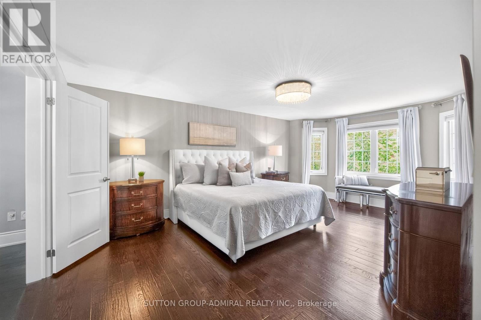 10 THOMAS NOBLE COURT - 33