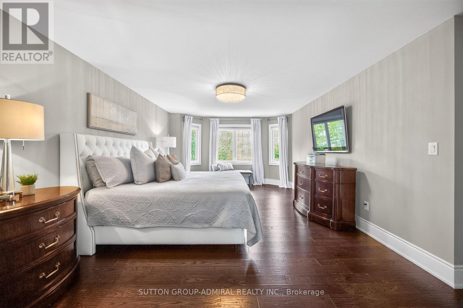 10 THOMAS NOBLE COURT - 34