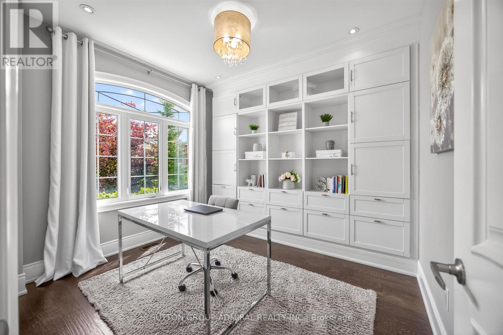 10 THOMAS NOBLE COURT - 7