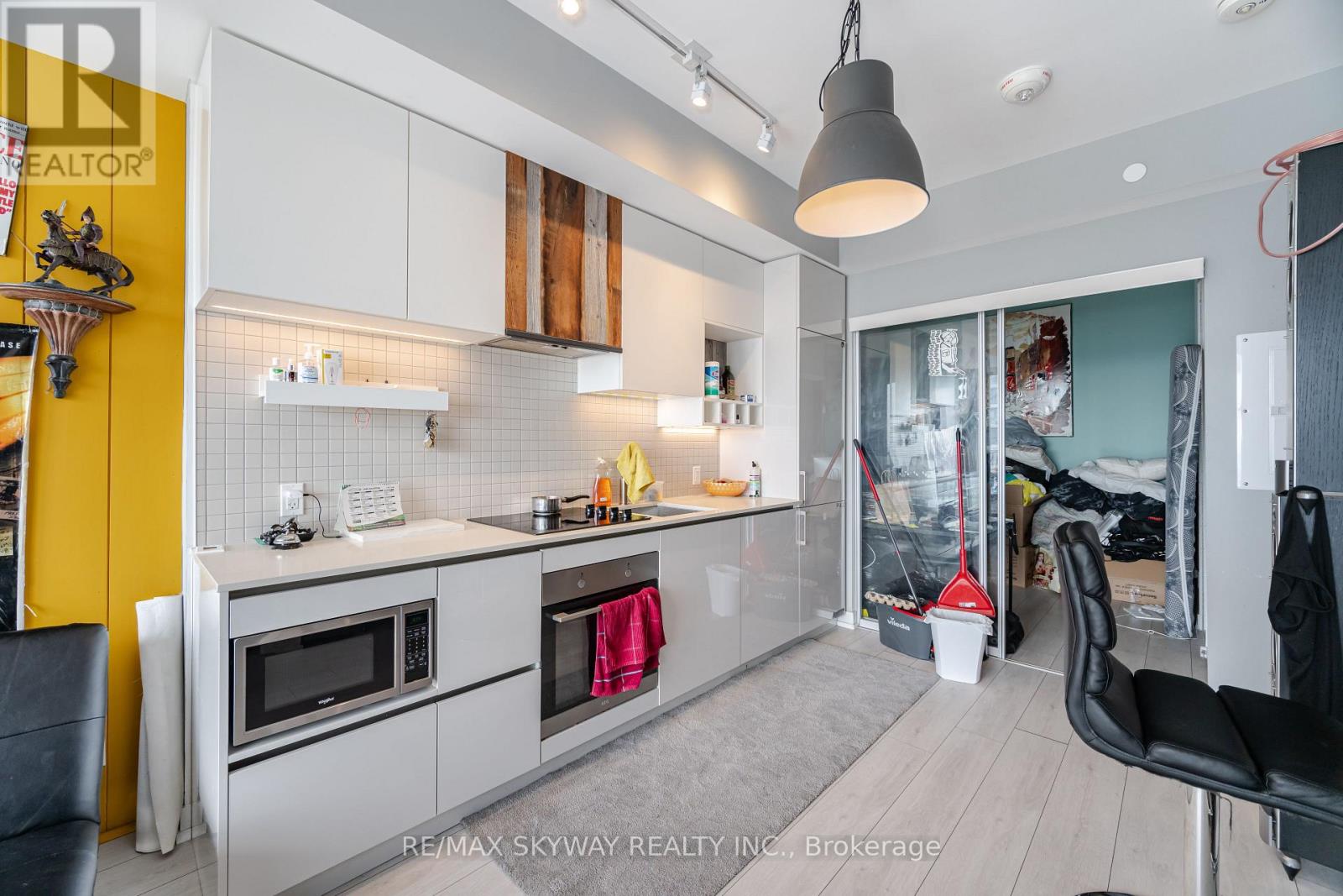 #5605 898 PORTAGE PARKWAY - 12