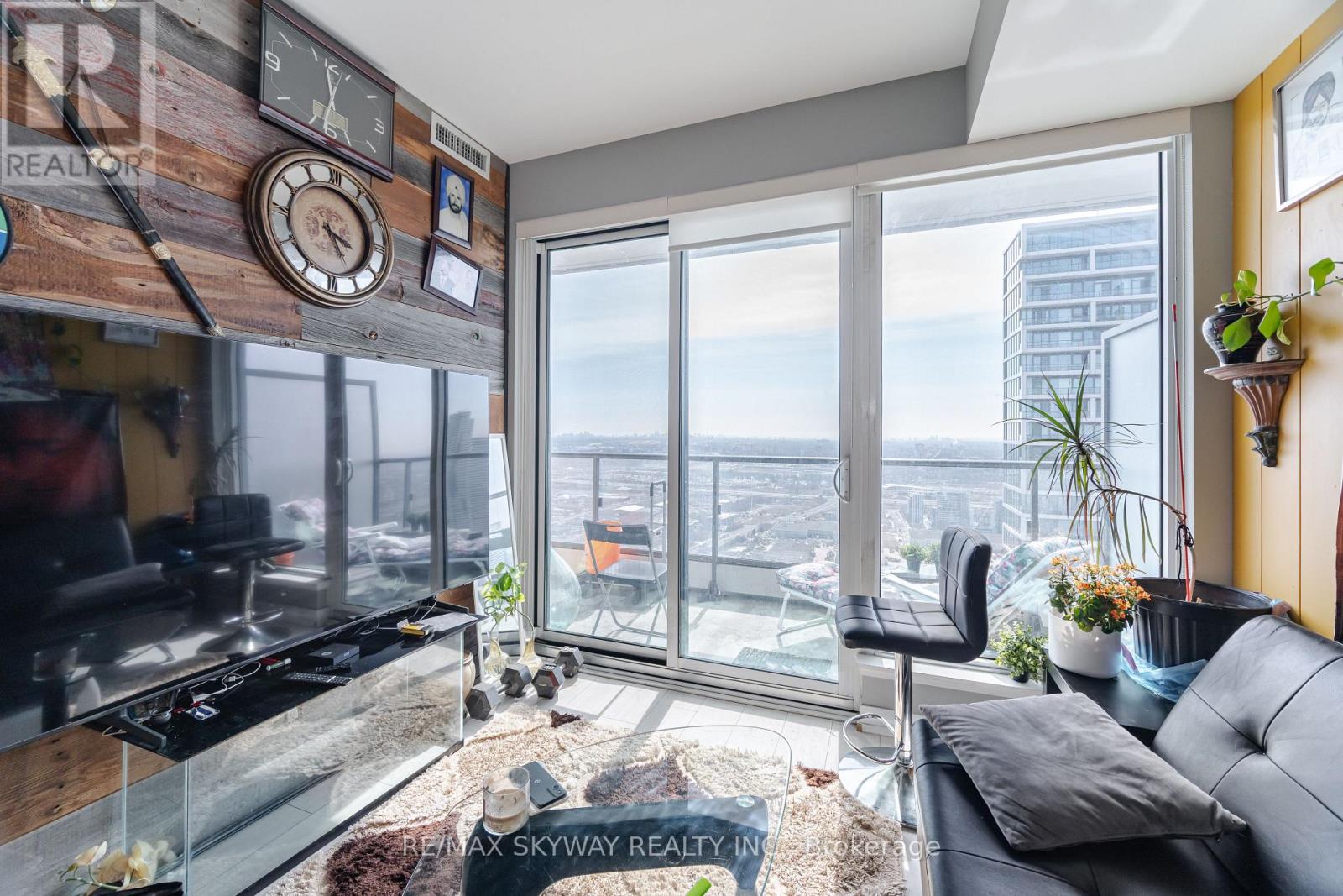 #5605 898 PORTAGE PARKWAY - 20