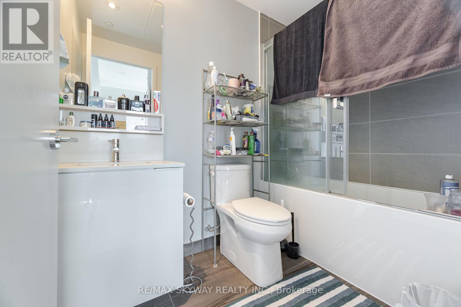 #5605 898 PORTAGE PARKWAY - 24