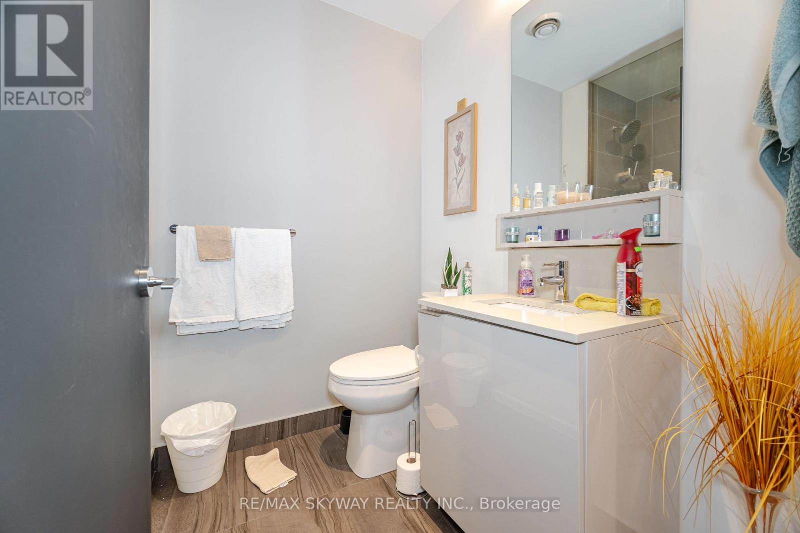 #5605 898 PORTAGE PARKWAY - 27