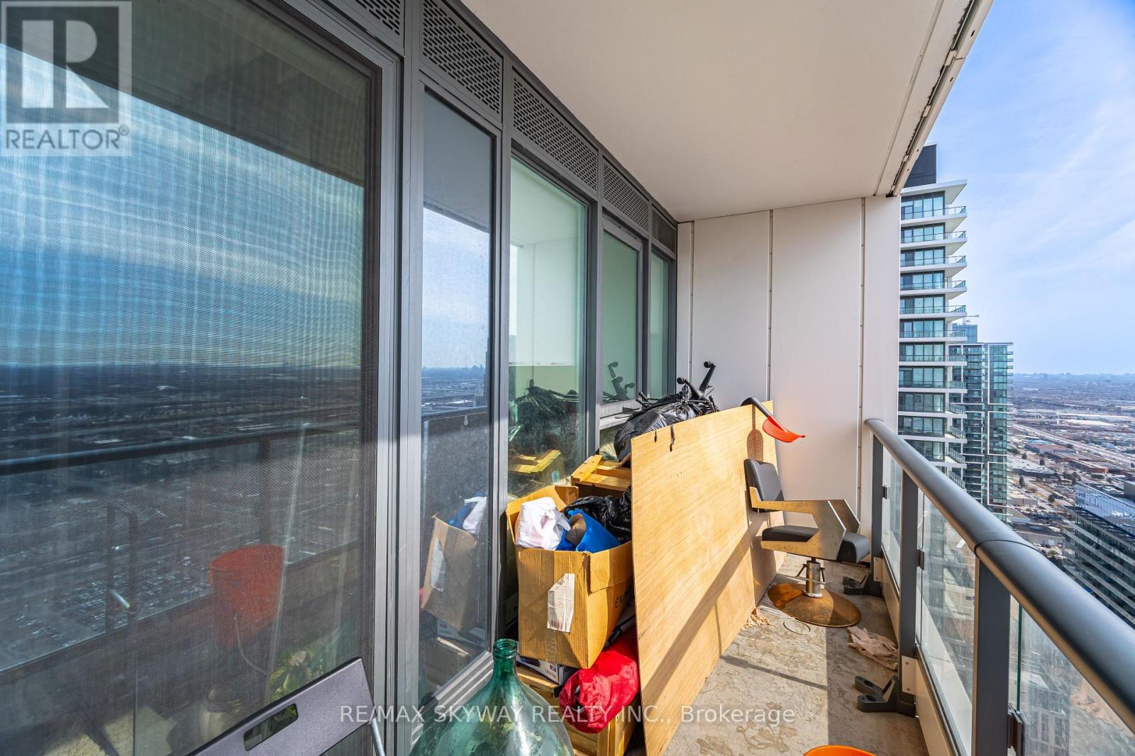#5605 898 PORTAGE PARKWAY - 29