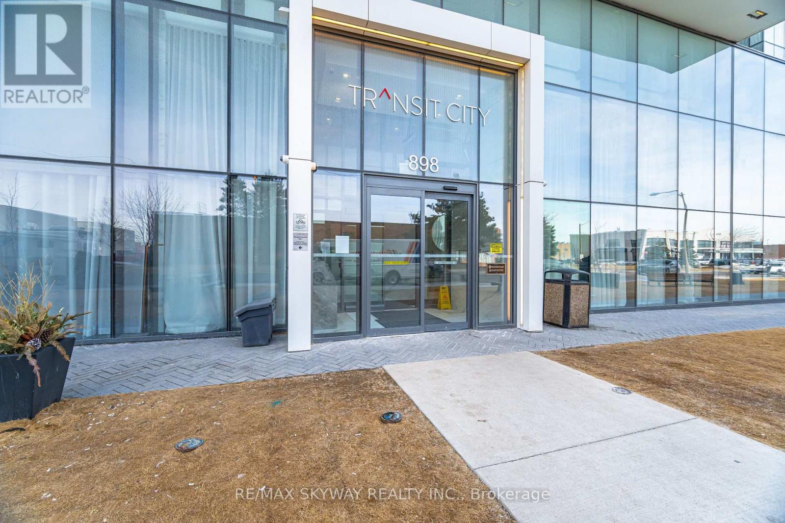 #5605 898 PORTAGE PARKWAY - 4