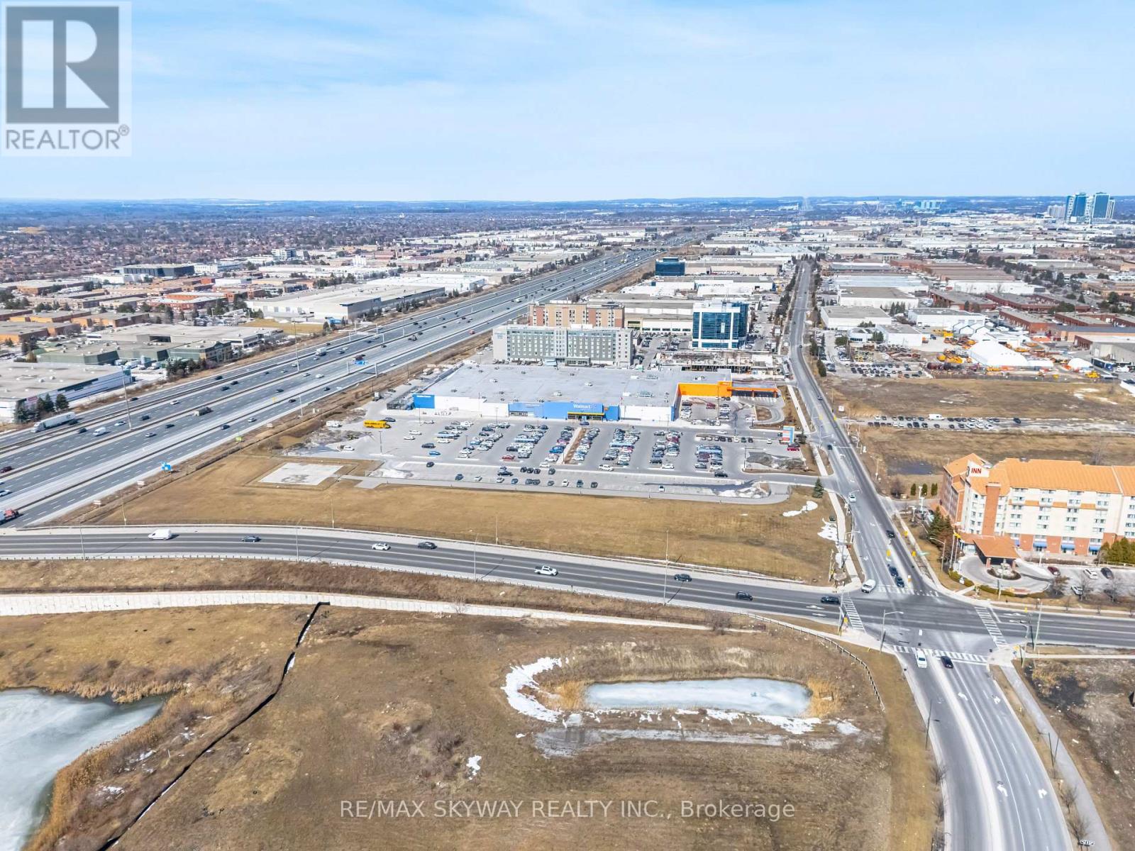 #5605 898 PORTAGE PARKWAY - 44