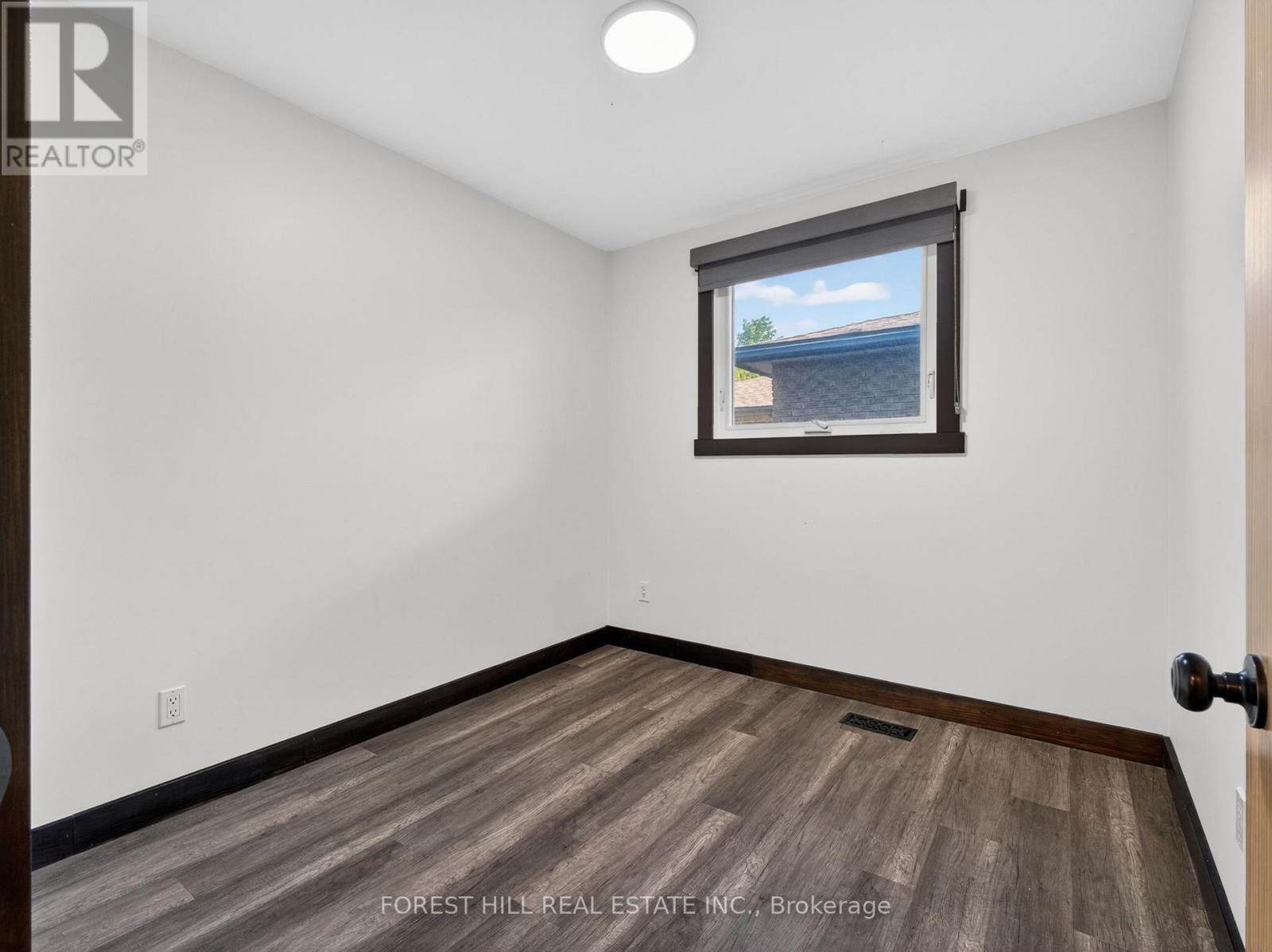 35 TOWNSEND AVENUE - 18