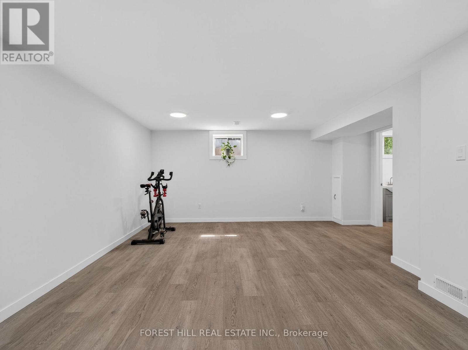 35 TOWNSEND AVENUE - 24