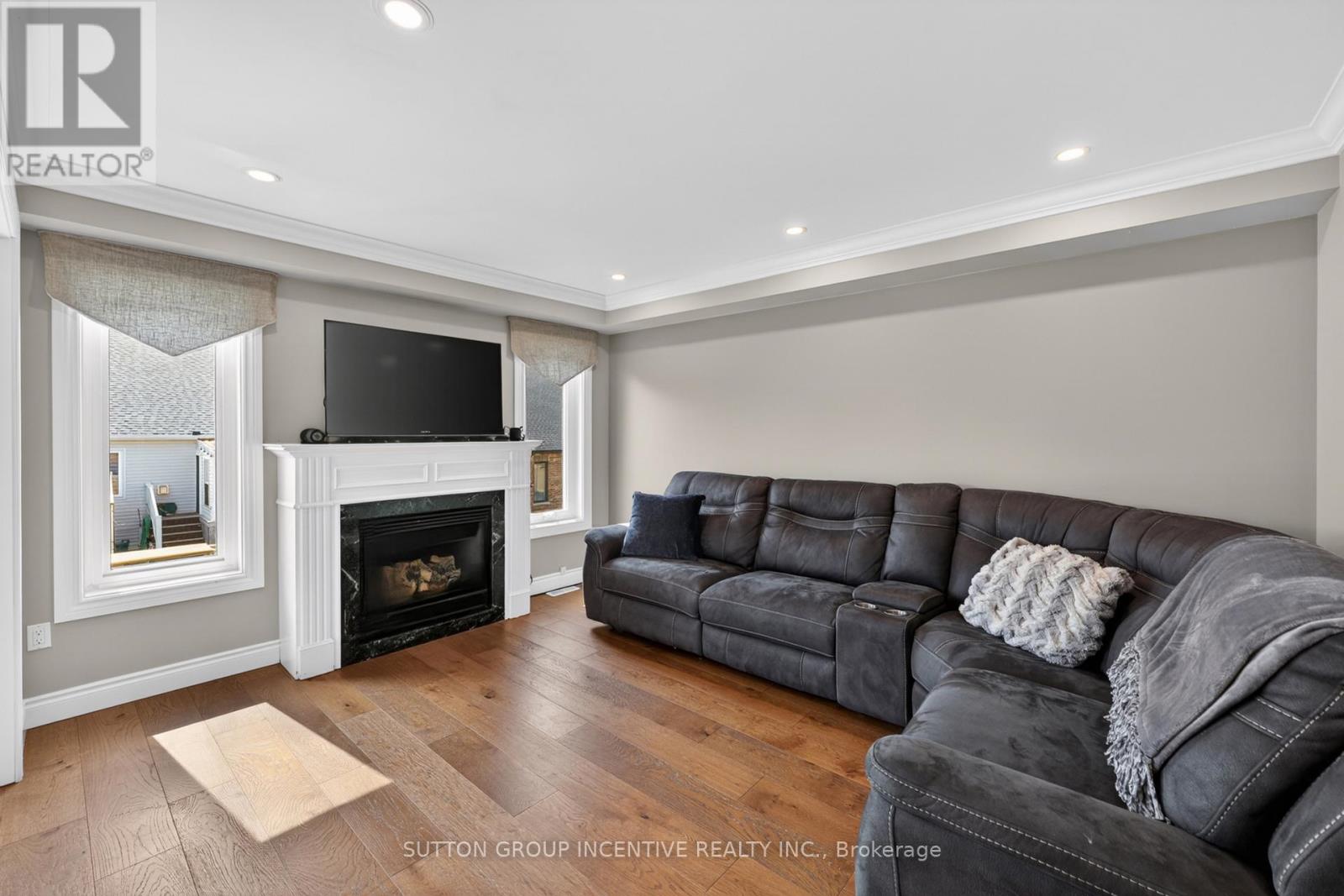 60 SUCCESSION CRESCENT - 10