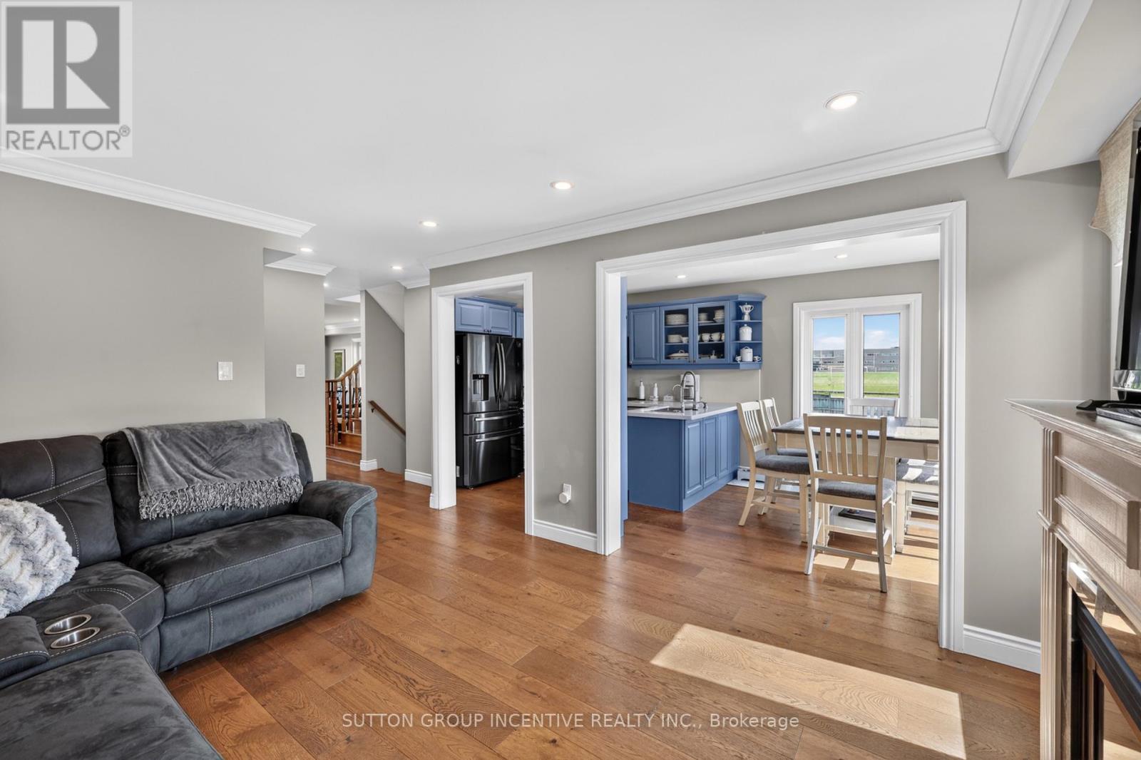 60 SUCCESSION CRESCENT - 11