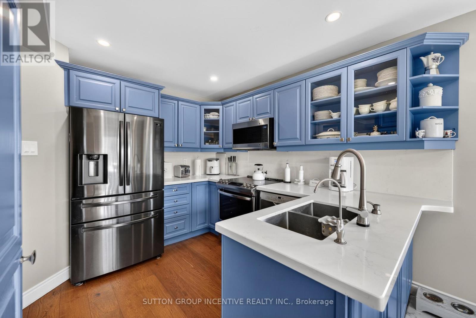 60 SUCCESSION CRESCENT - 12