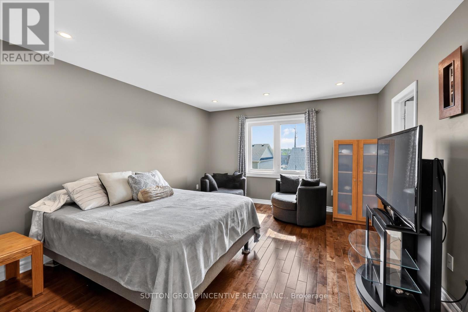 60 SUCCESSION CRESCENT - 18
