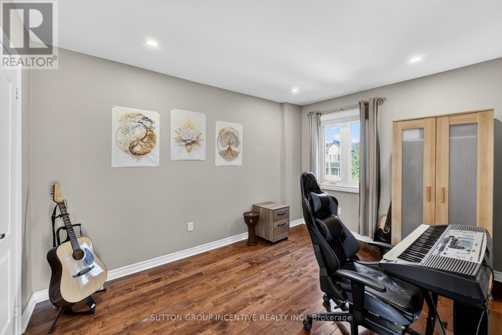 60 SUCCESSION CRESCENT - 19