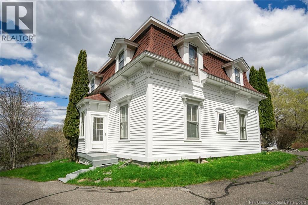 697 Bay Street - 1