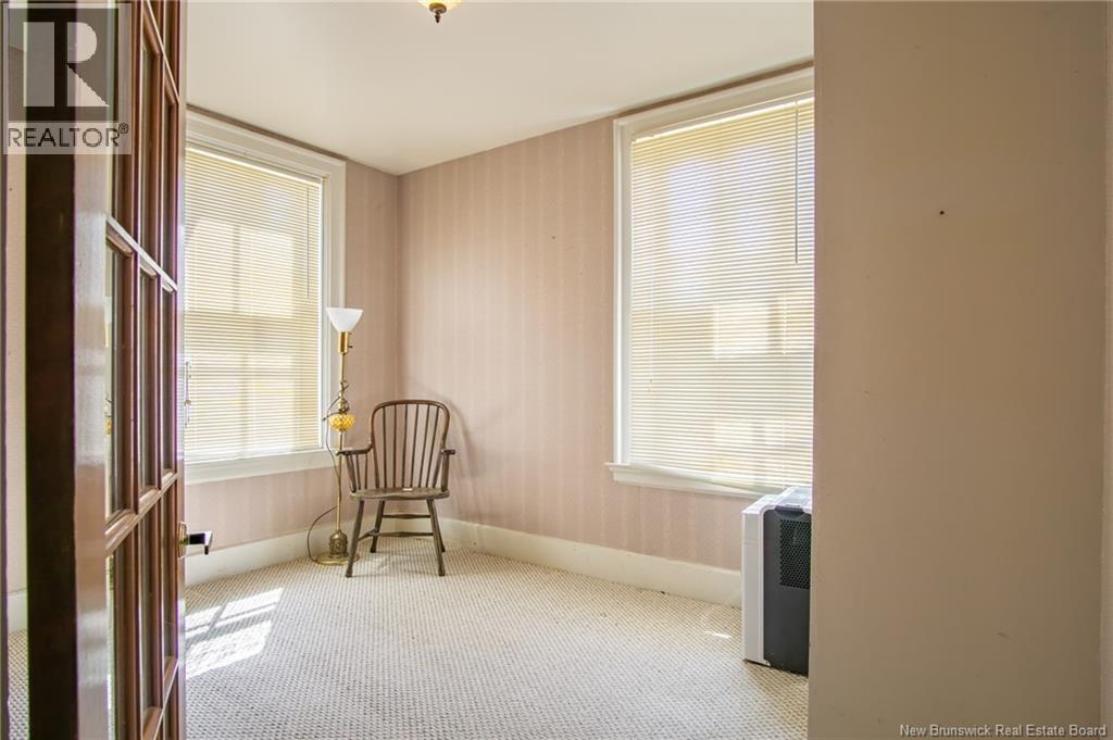 697 Bay Street - 10