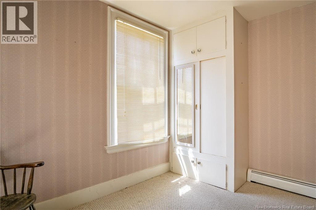 697 Bay Street - 11
