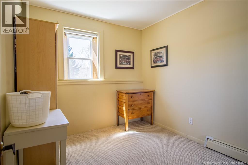 697 Bay Street - 12