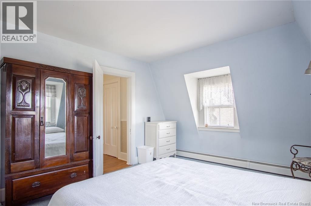 697 Bay Street - 21