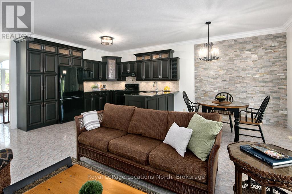 85 CHAMBERLAIN CRESCENT - 13