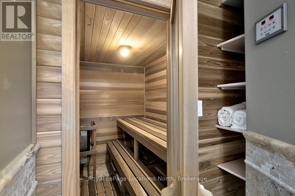 85 CHAMBERLAIN CRESCENT - 43