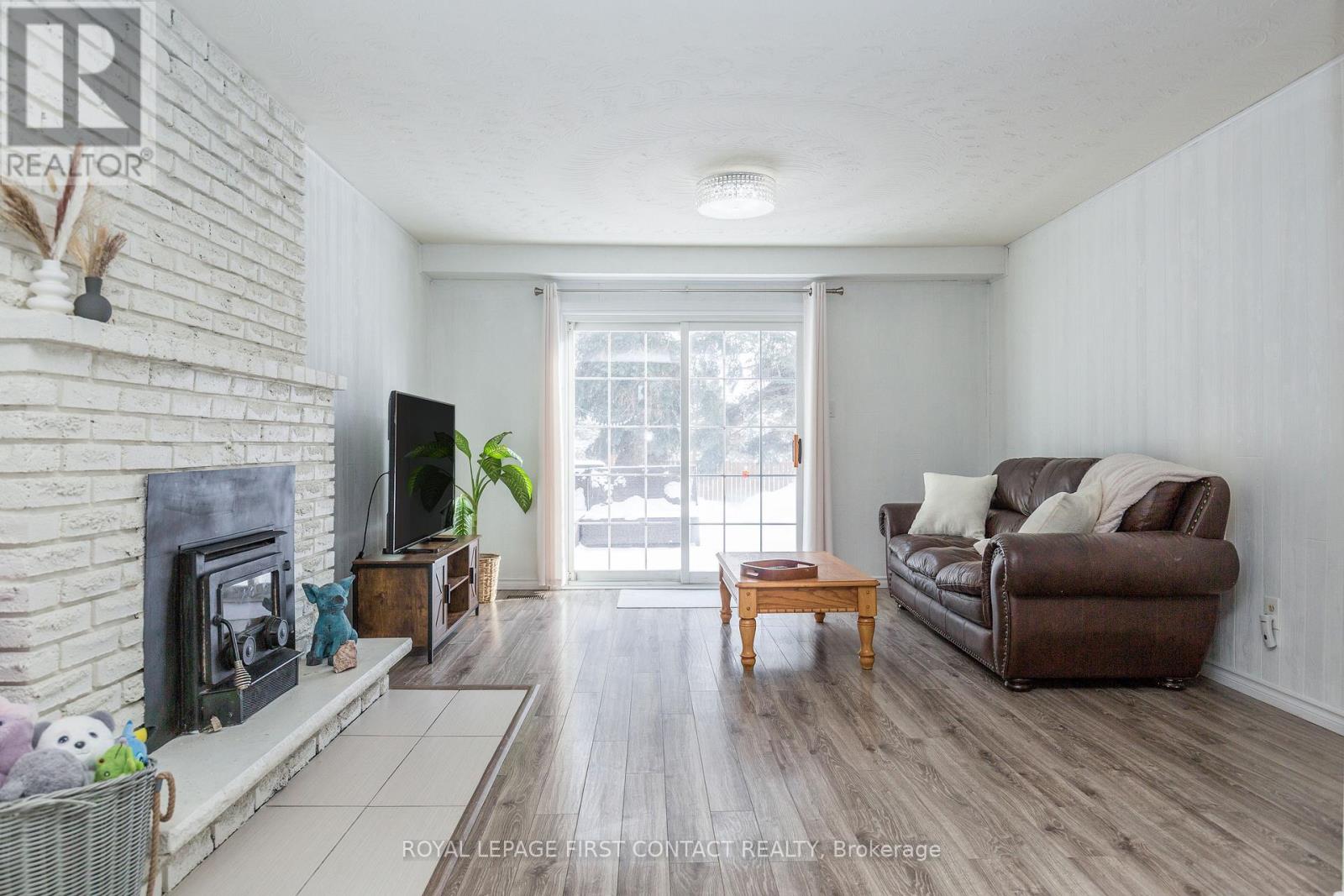 3 OREN BOULEVARD - 21