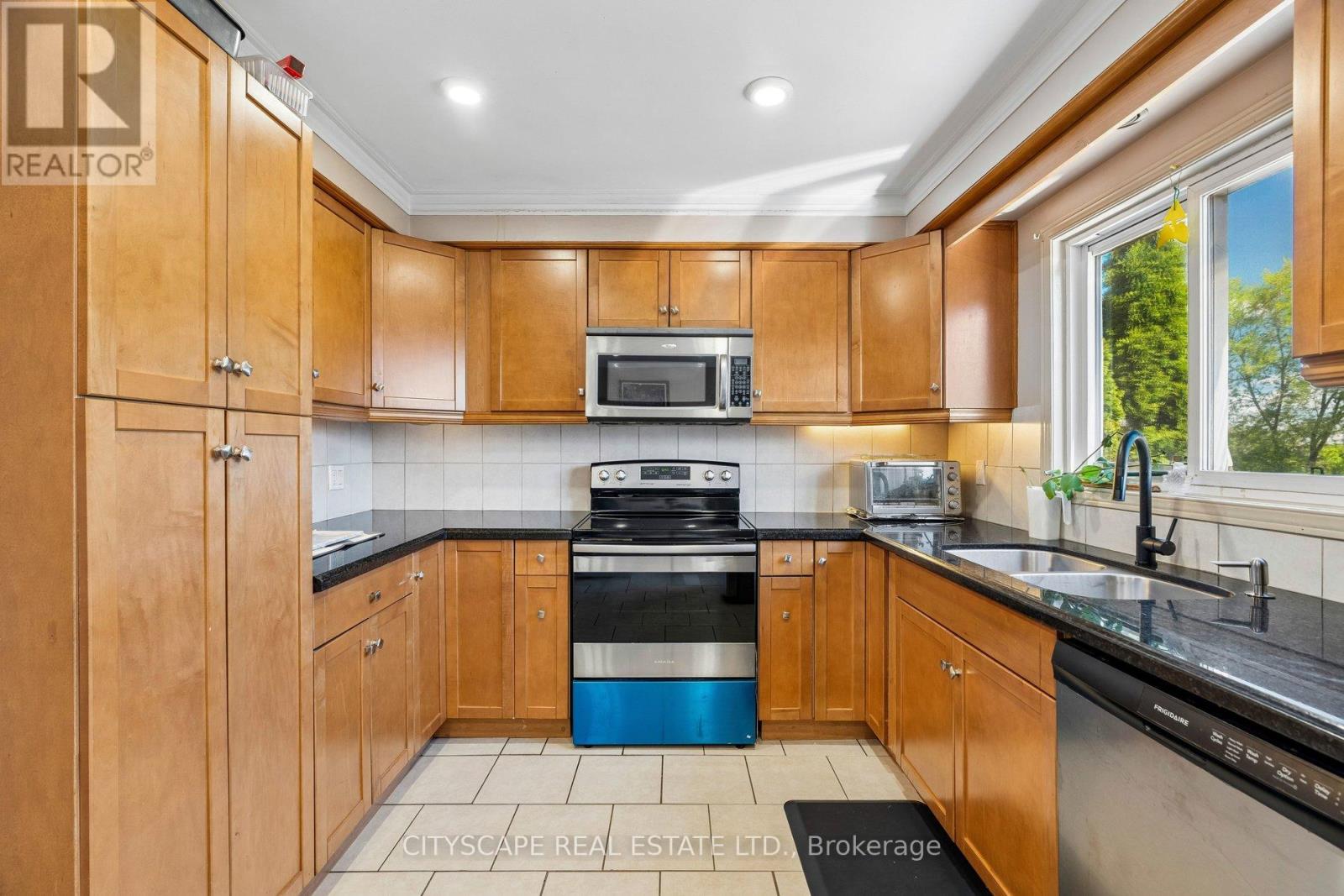 4356 WAKEFIELD CRESCENT - 17