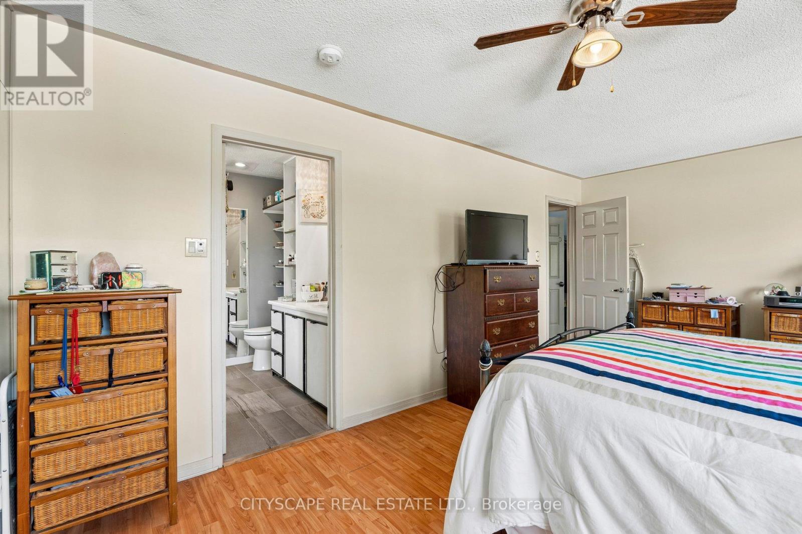 4356 WAKEFIELD CRESCENT - 32