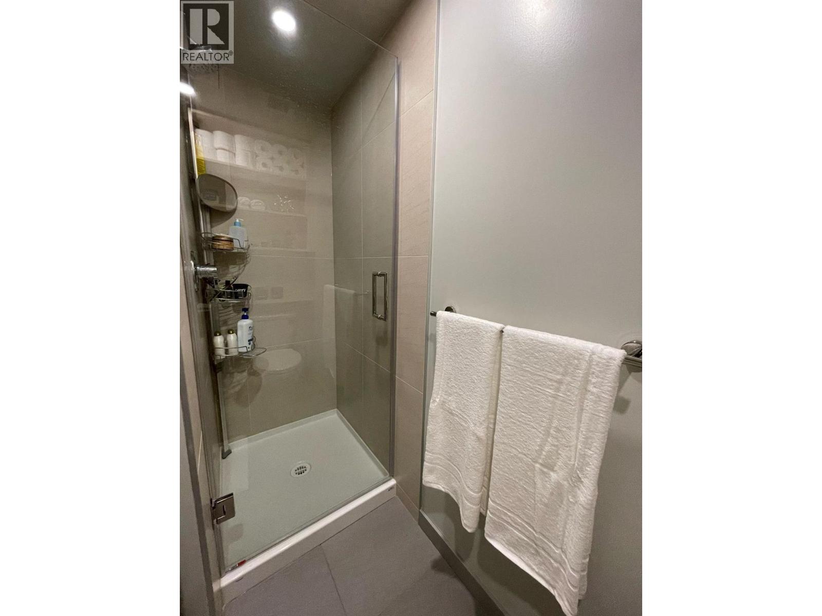 #215 345 DOUGALL Road N - 2