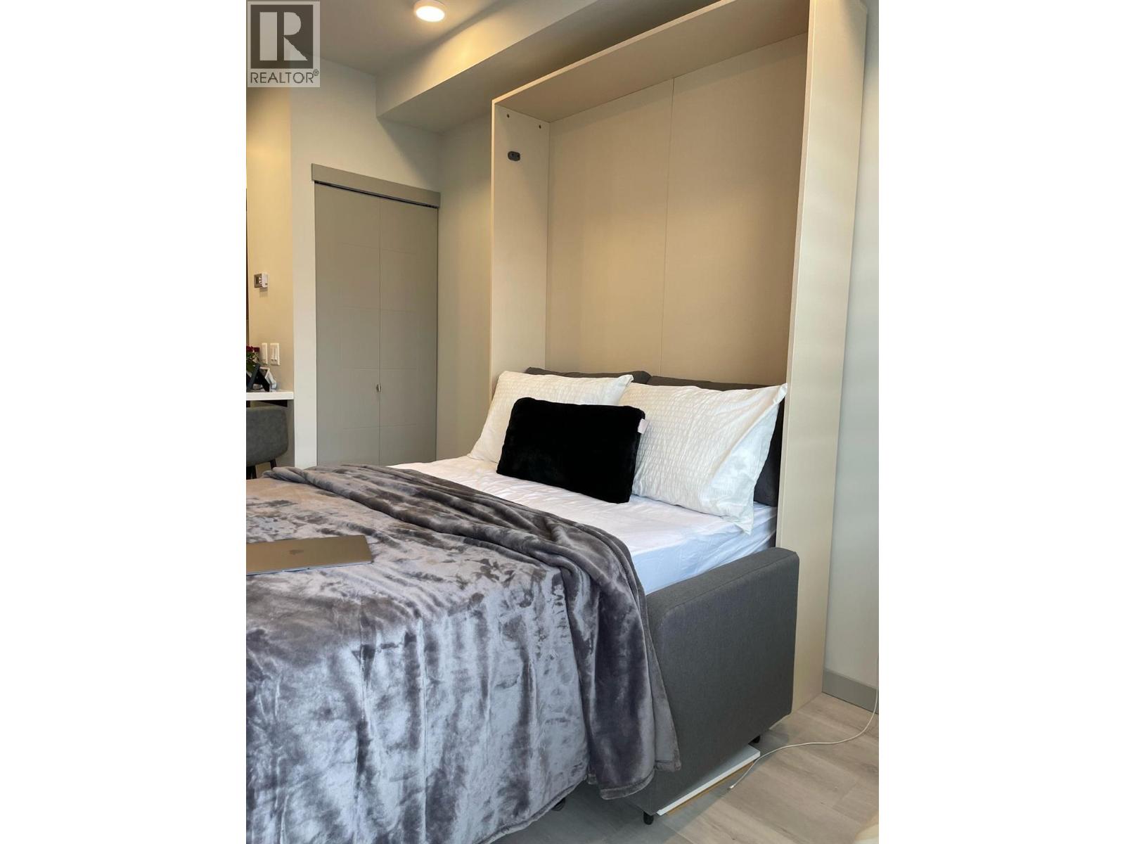#215 345 DOUGALL Road N - 6