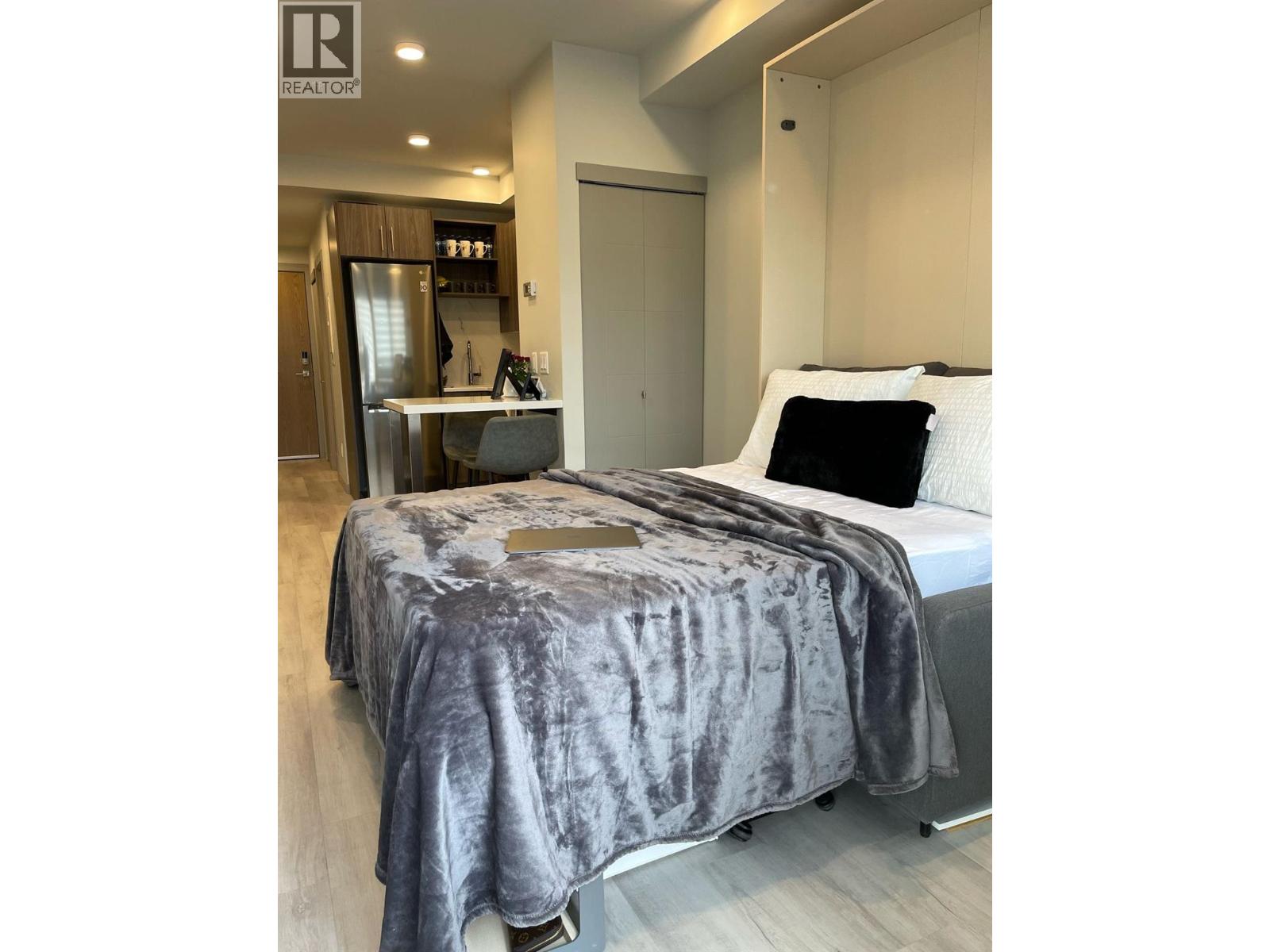 #215 345 DOUGALL Road N - 7