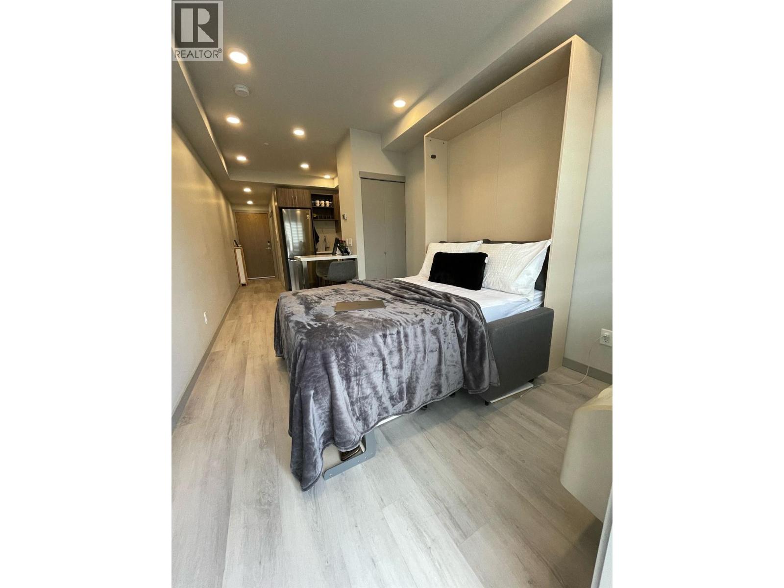 #215 345 DOUGALL Road N - 8