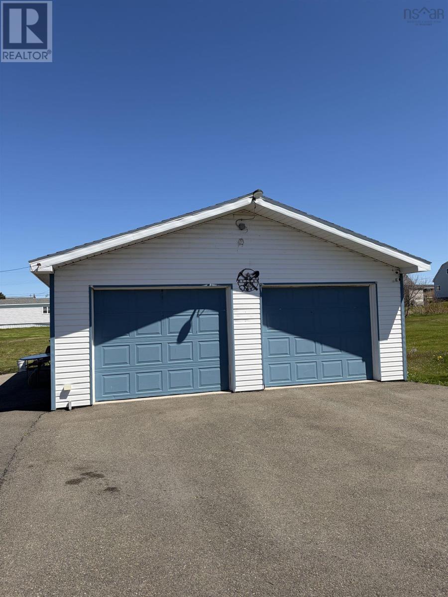 Property 22 of 34 of 100 Oceanview Crescent