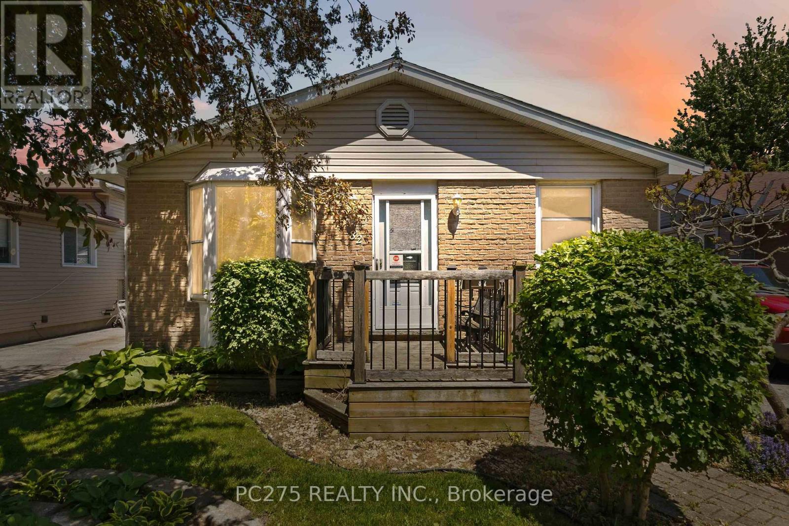 82 MURIEL CRESCENT - 1