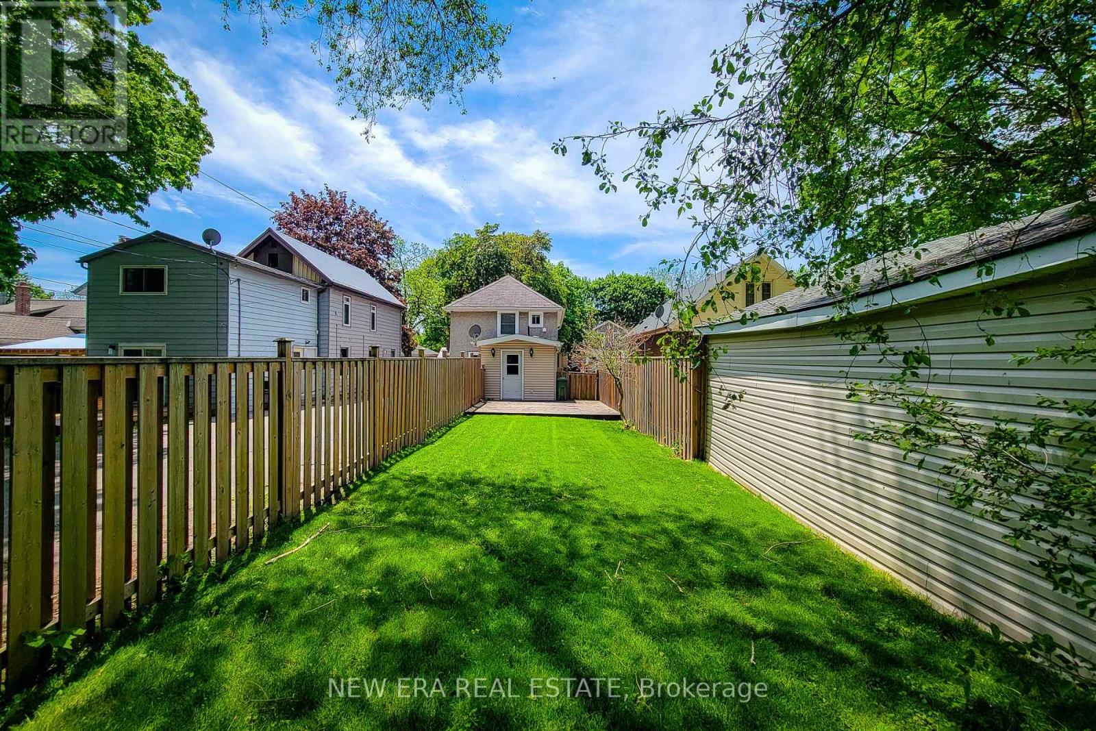 319 KING STREET W - 11