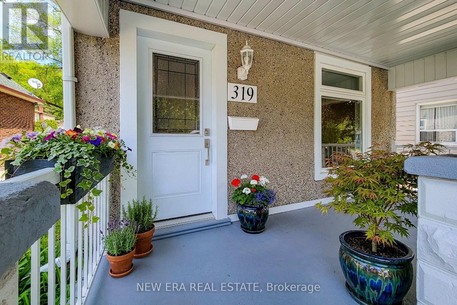 319 KING STREET W - 14