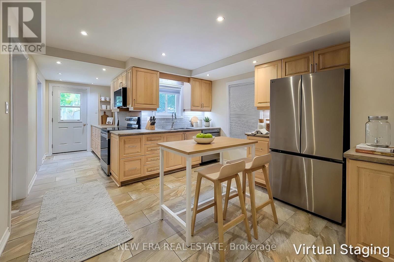 319 KING STREET W - 19